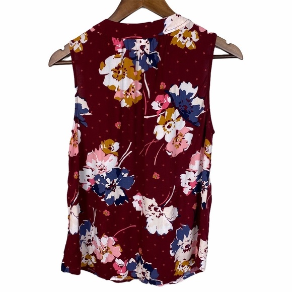 3/$20 Old Navy Burgundy Floral Sleeveless Top - Picture 2 of 5